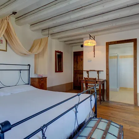 Hotel La Vie En Rose 3*